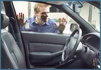 Safe Key Shop Wood Ridge, NJ 201-367-1917 - 19-locked-keys-in-car